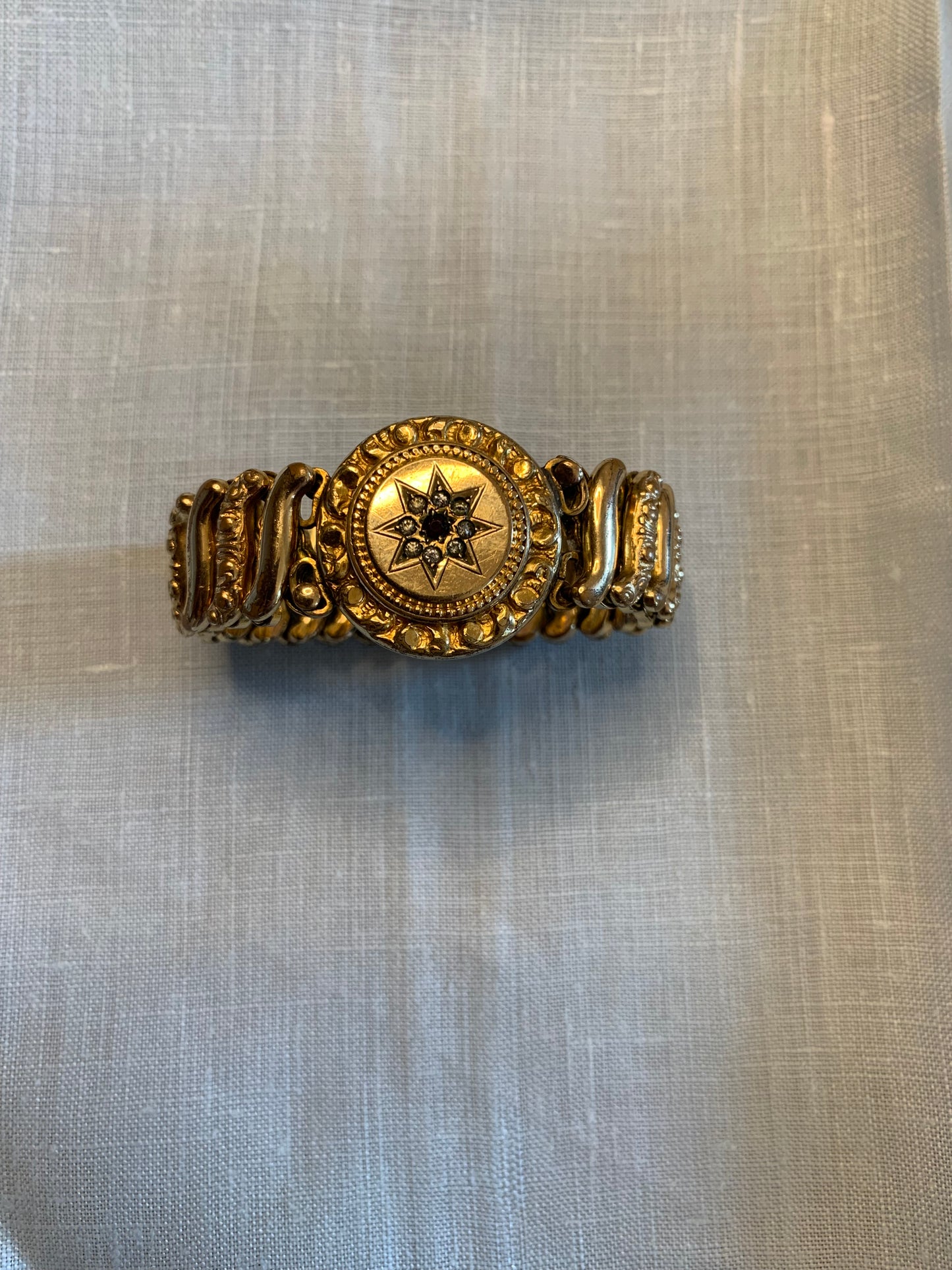 Gold-filled sweetheart bracelet with rhinestone star design