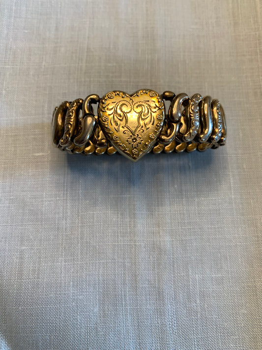 Floral vintage sweetheart bracelet